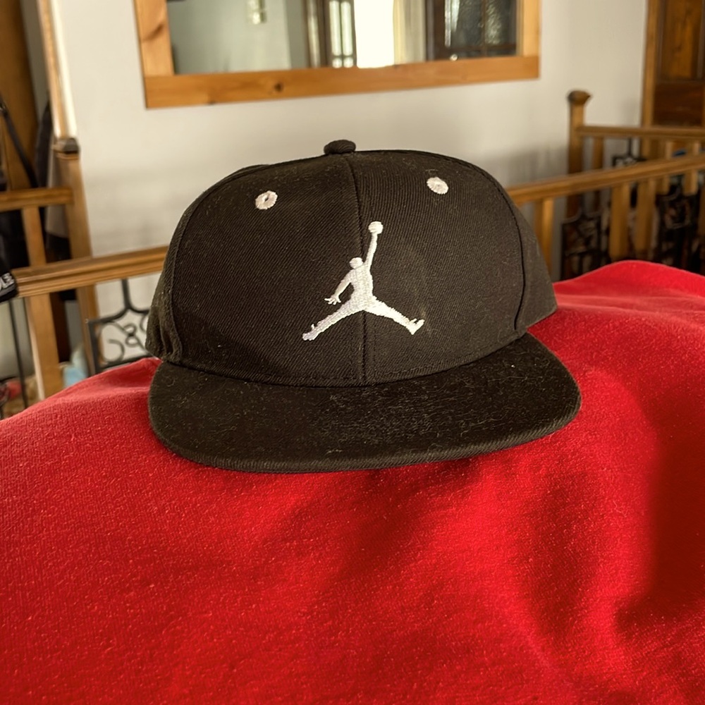 Je vend une casquette qui avait été acheter pour un cadeau mais elle ne fait pas